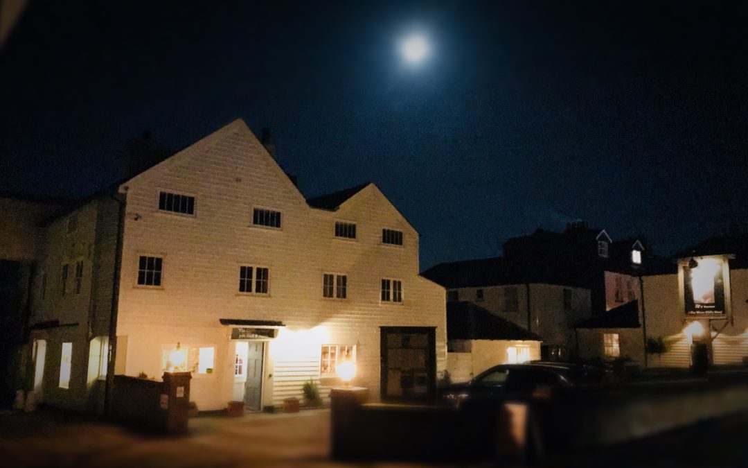 The White Cliffs Hotel
