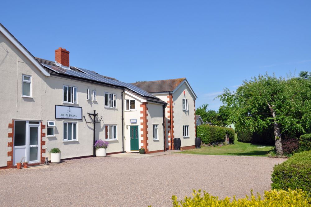 Bridleways Guest House & Holiday Homes