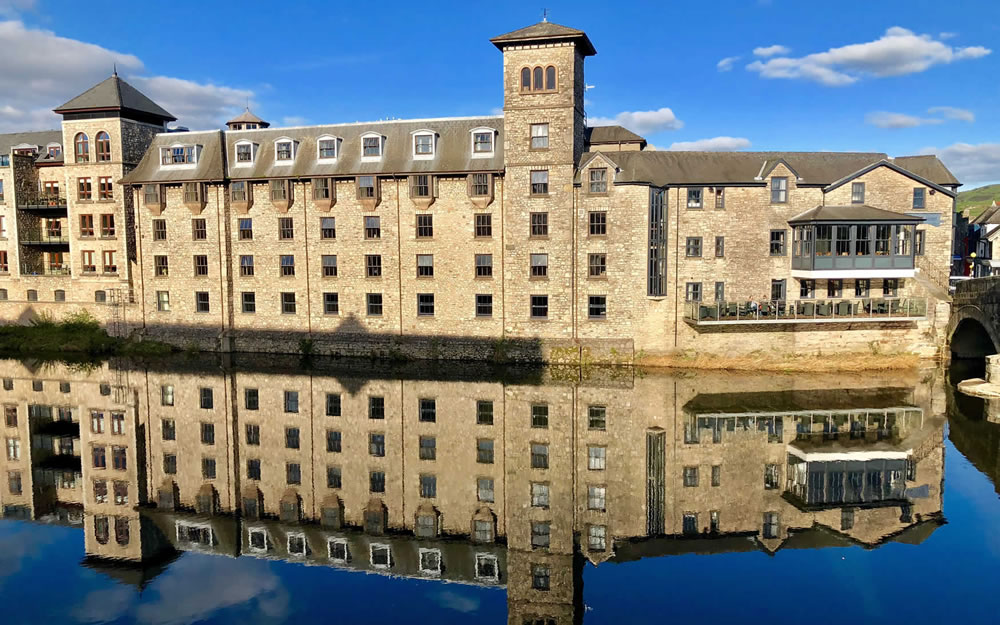 Riverside Hotel